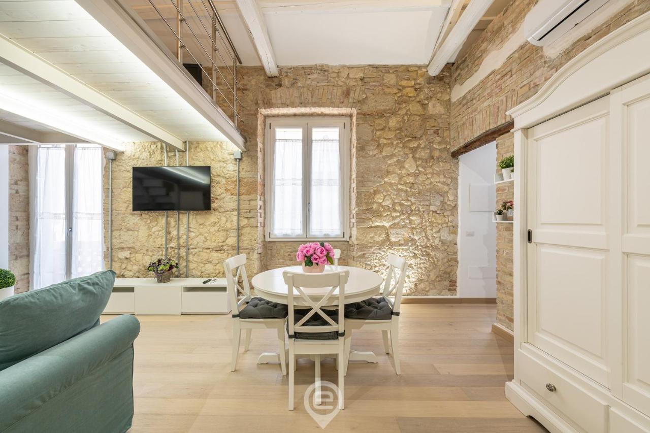 Adriana'S New Loft Apartment กาญารี ภายนอก รูปภาพ